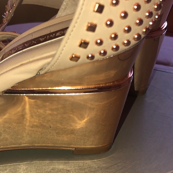 Preloved BCBG MAXAZRIA wedge - Picture 3 of 12